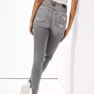 American Eagles Distressed Skinny Jeans